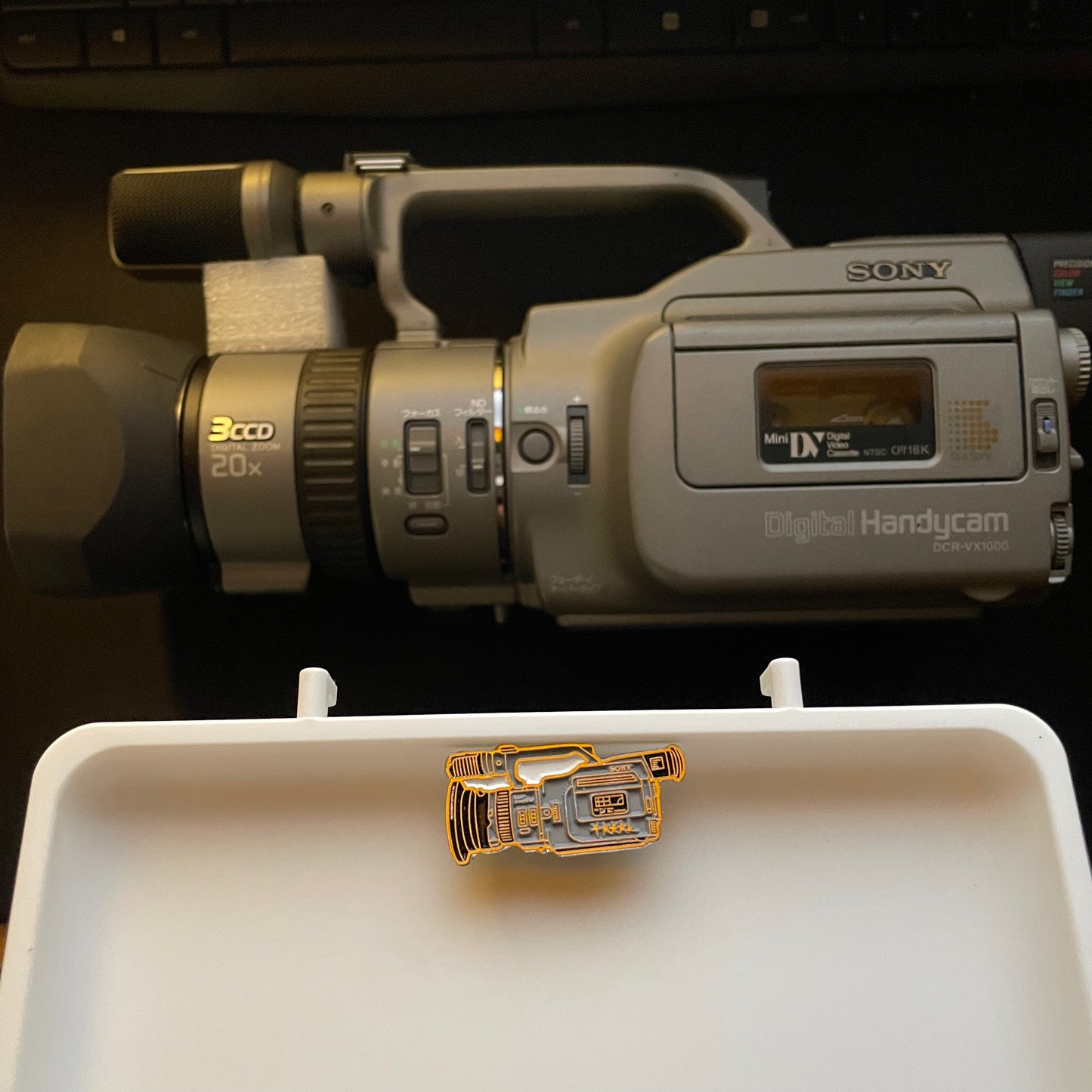 4Real VX1000 Eneamel Pin