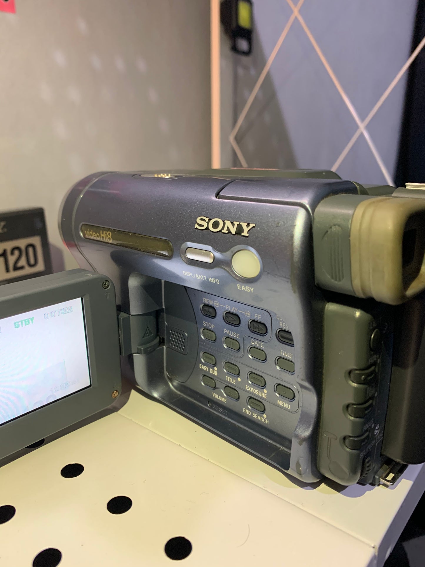 Sony trv 228e video hi8 ( fully working )