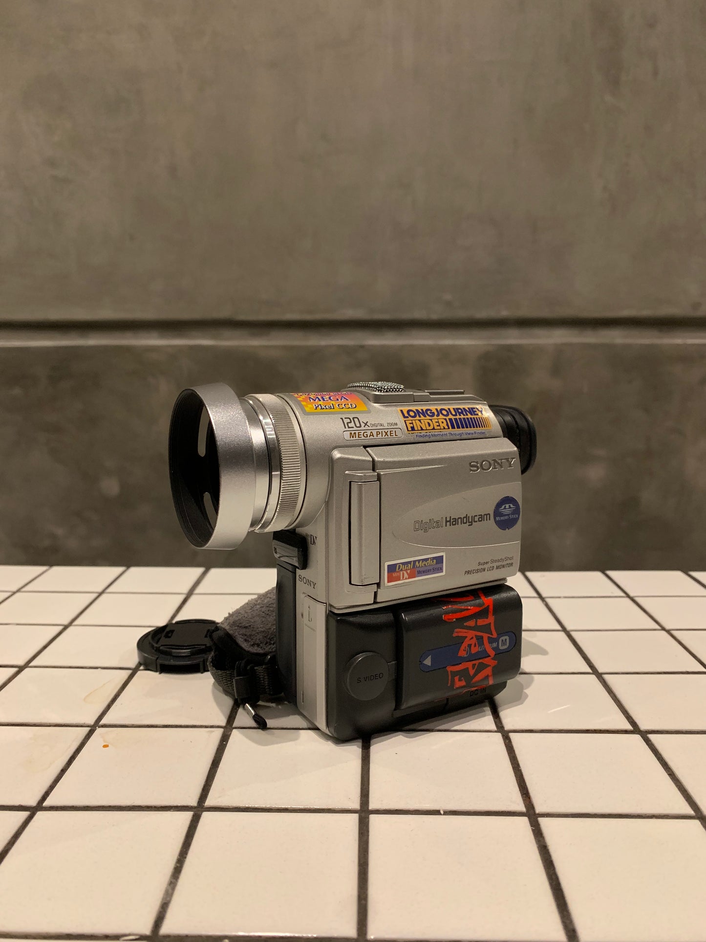 Sony DCR PC-100E