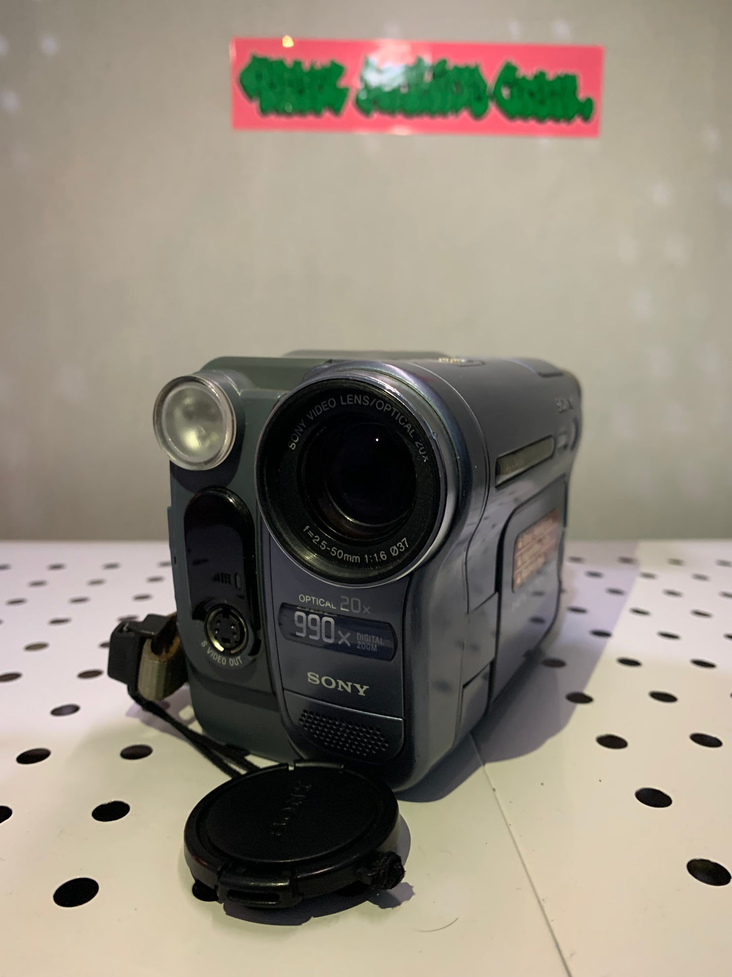 Sony trv 228e video hi8 ( fully working )
